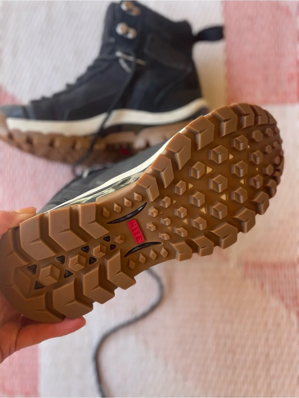 Vans Men's Black and Gum High-Top Trail Boots